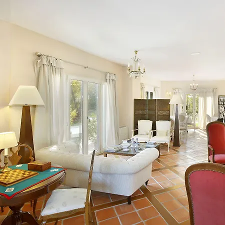 Hotel Santa Coloma Del Camino 3*