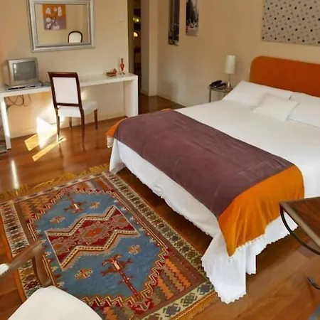 Hotel Santa Coloma Del Camino 3*