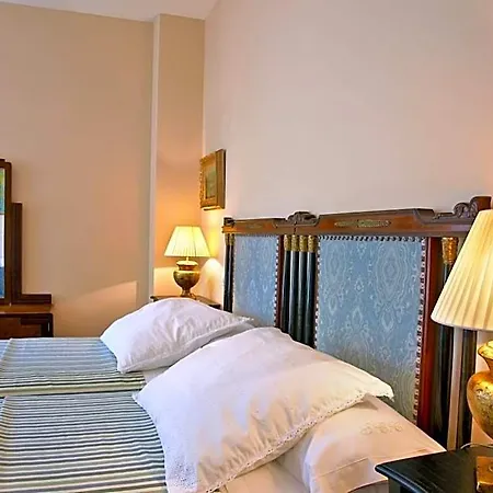Hotel Santa Coloma Del Camino 3*