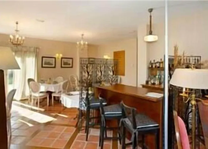 Hotel Santa Coloma Del Camino 3*